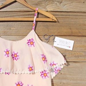 NWT Floral daisy dress for ladies with embroidery details